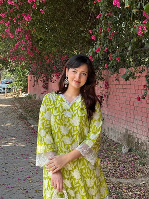 FORKEY Women Floral Print Straight Kurta(Green)