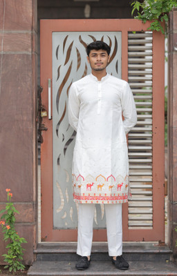 House Of Sanskruti Men Woven Design Straight Kurta(White)