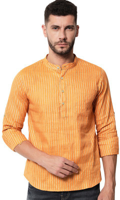 Vastraa Fusion Men Striped Straight Kurta(Yellow)