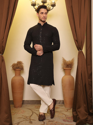 House of Pataudi Men Embroidered Straight Kurta(Black)