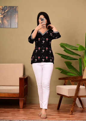 SATRANGIVIBES Women Self Design A-line Kurta(Black)