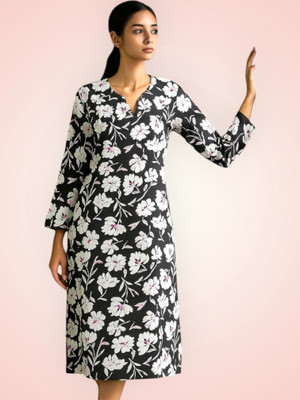 HindustaniLihaj Women Floral Print Straight Kurta(Black, White)