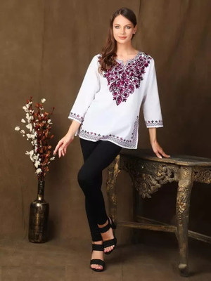 NAIDA Women Embroidered Straight Kurta(White)