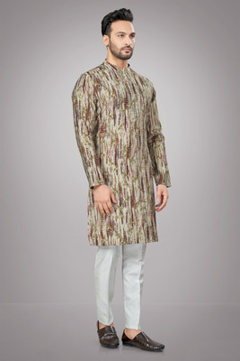 JUGG JUGG JEEYO Men Self Design, Solid Straight Kurta(Brown)