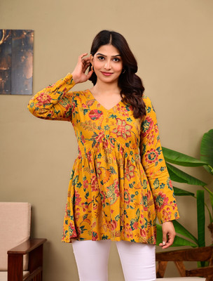 Label Adrija Women Floral Print, Printed Anarkali Kurta(Yellow)