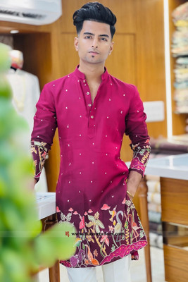 UNIQUE MOMENTS Men Printed Straight Kurta(Maroon)