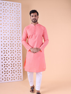 Aurik Men Striped Straight Kurta(Maroon)
