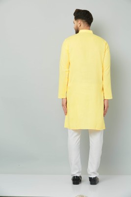 HouseOfCommon Men Solid Trail Cut Kurta(Yellow)