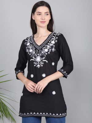 Flipshi Women Embroidered Straight Kurta(Black)