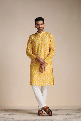 MANYAVAR Men Printed Straight Kurta(Yellow)