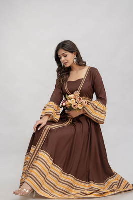 ftDiva Women Paisley, Solid Frontslit Kurta(Brown)