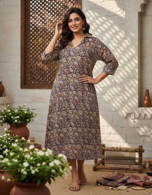 BEE STUDIO COLLECTIONS Women Printed, Kalamkari Straight Kurta(Maroon)