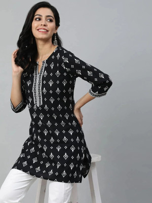 SARANSHI ENTERPRISES Women Floral Print A-line Kurta(Black)