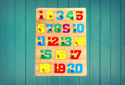 VSINDIA Wooden 1 to 20 Numbers Counting Montessori Educational Pre-School Puzzle Board(Multicolor)
