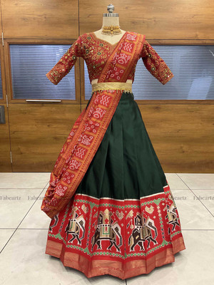 Payu Self Design Semi Stitched Lehenga Choli(Dark Green)