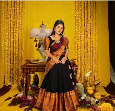 Hyper Enterprize Self Design Semi Stitched Lehenga Choli(Black)