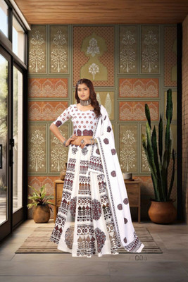 KRISHU ETHNICS Printed Semi Stitched Lehenga Choli(White, Maroon)