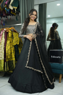 Sonu Creation Self Design Semi Stitched Lehenga Choli(Black)