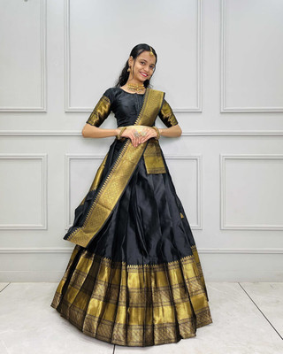 SHREEENATHJICREATION Self Design Semi Stitched Lehenga Choli(Black)