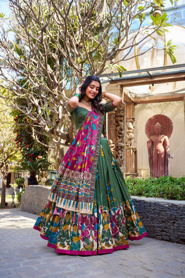 VIHACREATIONBIZ Self Design Semi Stitched Lehenga Choli(Multicolor)