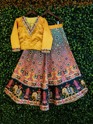 kaizen International Bandhani Semi Stitched Lehenga & Crop Top(Yellow)