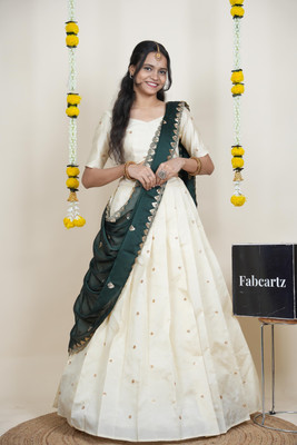 Sonu Creation Embroidered Semi Stitched Lehenga Choli(Dark Green)