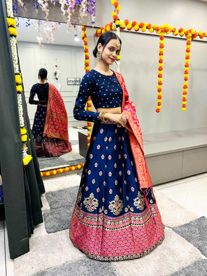 SHREE CREATION Self Design Semi Stitched Lehenga Choli(Pink)