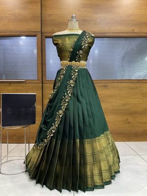 Sonu Creation Self Design Semi Stitched Lehenga Choli(Green)