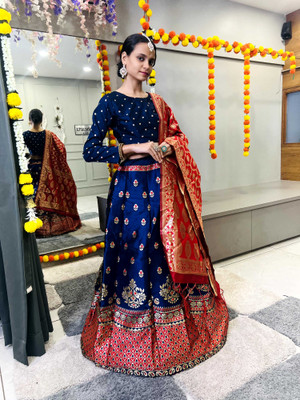 SHREE CREATION Self Design Semi Stitched Lehenga Choli(Red)