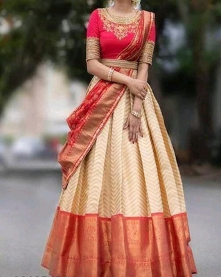 GRANTH MANIAFAB Self Design Semi Stitched Lehenga Choli(Red)