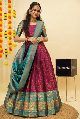 Sonu Creation Self Design Semi Stitched Lehenga Choli(Purple)