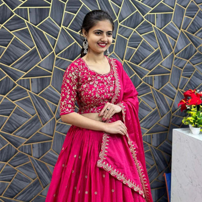 ORNAGLOW Embroidered Semi Stitched Lehenga Choli(Multicolor)