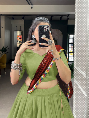 AAYUSHYAM ENTERPRISE Self Design Semi Stitched Lehenga Choli(Green)