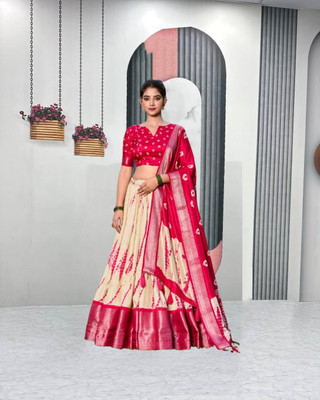BLANKLOOK Self Design Semi Stitched Lehenga Choli(Red)
