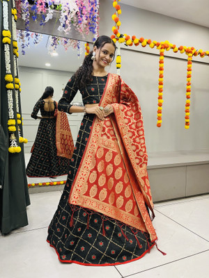 Fabcartz Self Design Semi Stitched Lehenga Choli(Black)