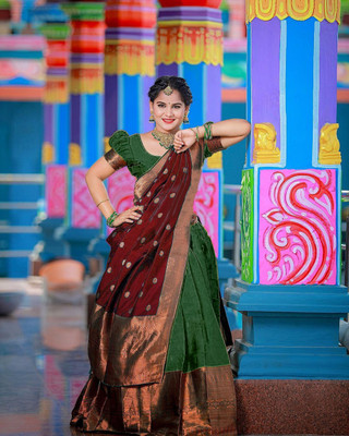 HOUSE OF COMMON Printed Semi Stitched Lehenga Choli(Green, Red)
