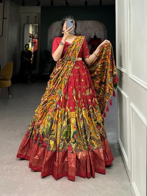 HIRAL DESIGNER Floral Print Semi Stitched Lehenga Choli(Red)