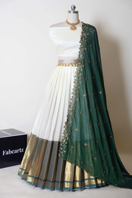 Sonu Creation Self Design Semi Stitched Lehenga Choli(Dark Green)