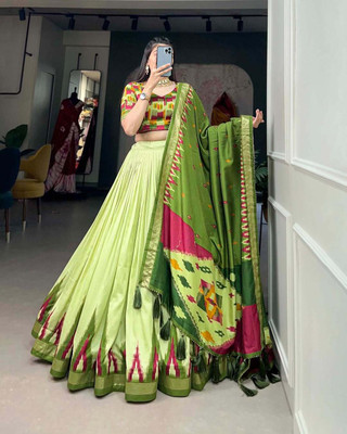 BLANKLOOK Self Design Semi Stitched Lehenga Choli(Green)