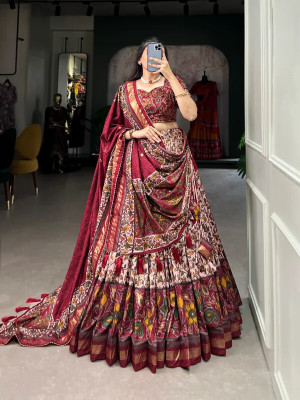 RADHVI BIZ Self Design Semi Stitched Lehenga Choli(Red)