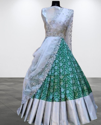 JUNCTIONWEAR Self Design Semi Stitched Lehenga Choli(Green)