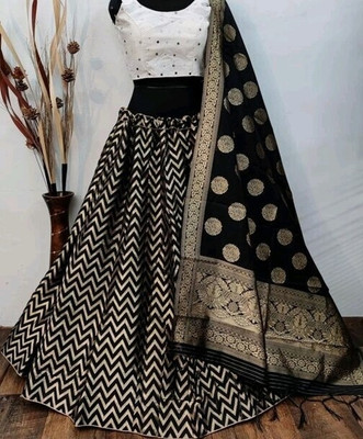 NITYA TEXOFAB Self Design Semi Stitched Lehenga Choli(Green)