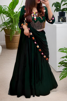 MADHUR HAND WORK ART Embroidered Semi Stitched Lehenga & Crop Top(Green)