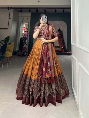 ORNAGLOW Floral Print Semi Stitched Lehenga Choli(Multicolor)