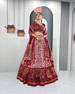 BLANKLOOK Self Design Semi Stitched Lehenga Choli(Red)