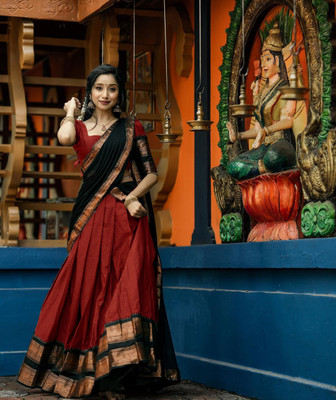 MAHOTSAVA Solid Semi Stitched Lehenga Choli(Red, Black)