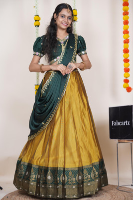 SHREE CREATION Self Design Semi Stitched Lehenga Choli(Multicolor)
