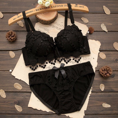 Nakshu Lingerie Set