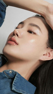 Jiwoo Soft Shine Lip Glossy Finish Lips Makeup(7 ml, transparant)