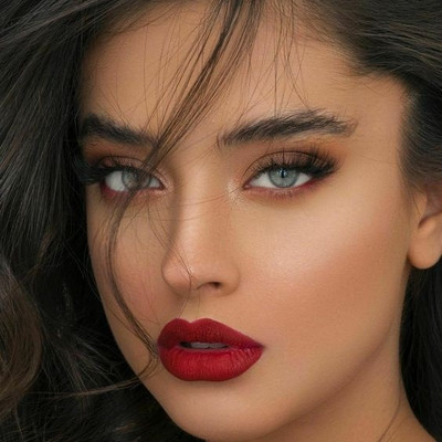 EVERERIN Moisturizing Matte Cream Lipstick Lip shape lipstick(cherry red, 20 g)